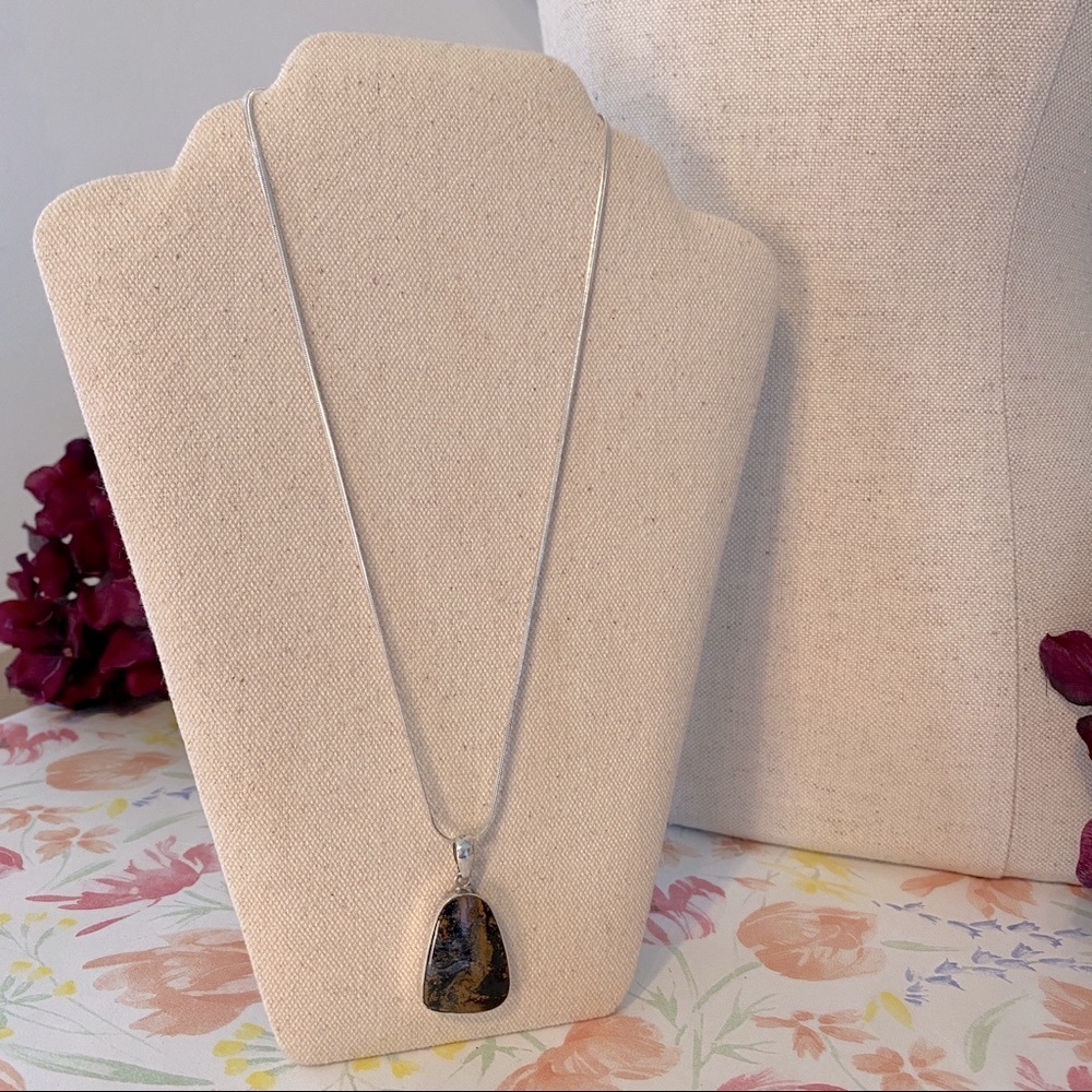 Sterling Agate Necklace 16”